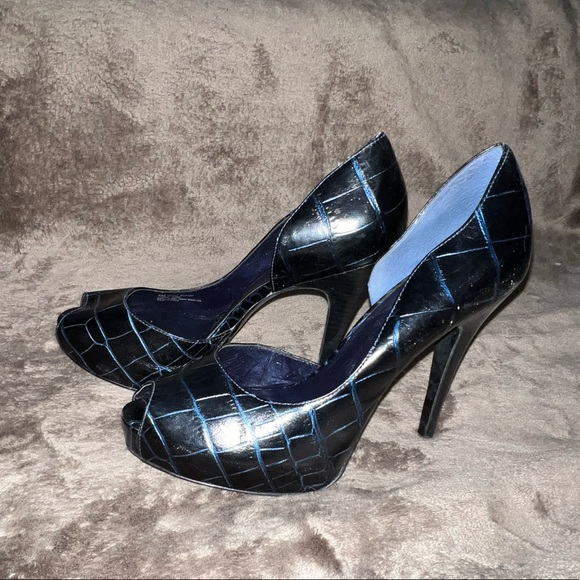 Carlos Santana Alligator Heels - Picture 2 of 3